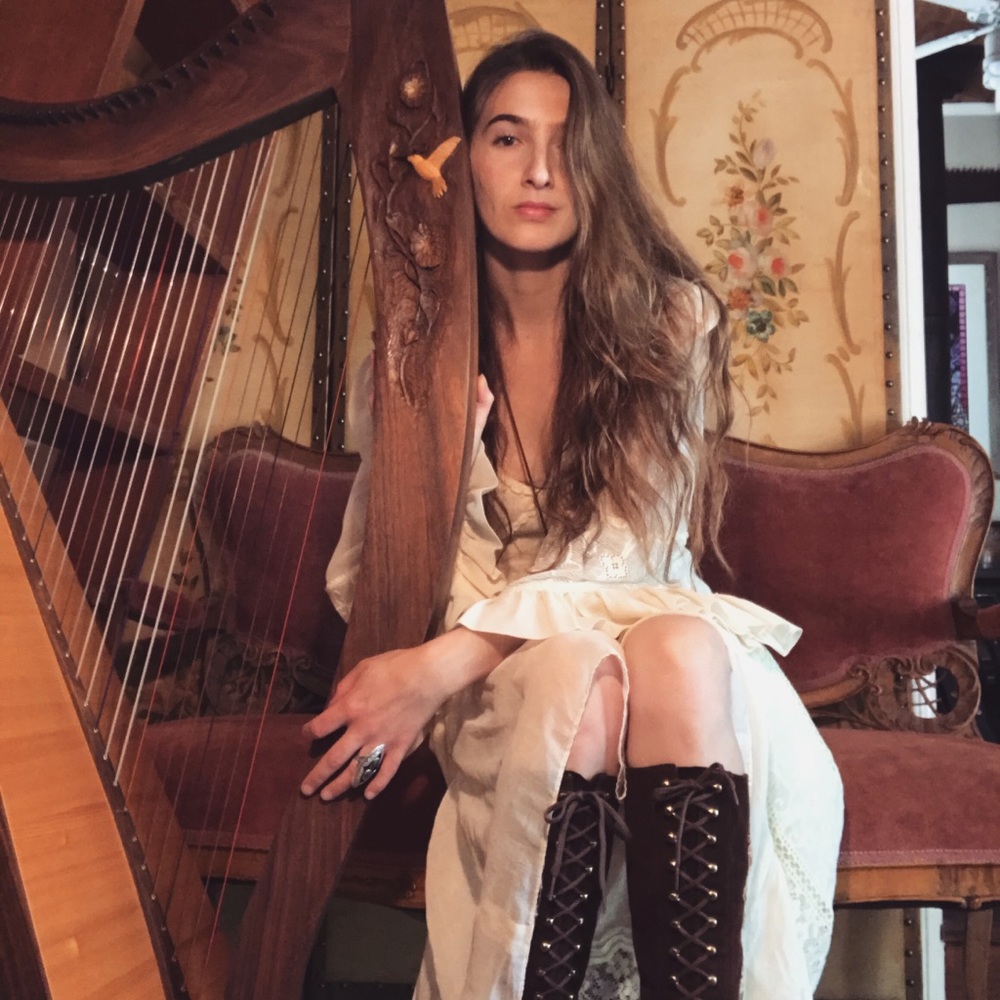 Meet your posher, Selina Moon 🌙